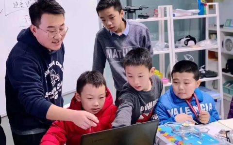 中小學(xué)無人機創(chuàng)客教育課程三大特點