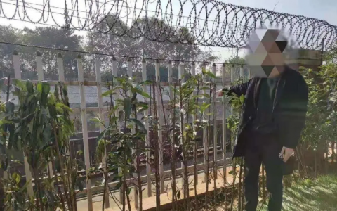 一男子南京高鐵線路旁使用無人機(jī)被警方批評教育