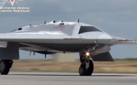 無(wú)人機(jī)空戰(zhàn)到來(lái)，2021年俄羅斯“獵人”重型無(wú)人機(jī)將發(fā)射空空導(dǎo)彈